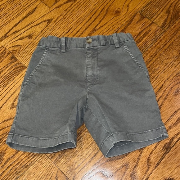 Vineyard Vines Boy’s Grey Shorts Size 5 - Picture 1 of 5